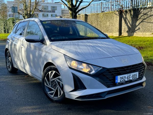 Hyundai i20 Hatchback, Petrol, 2025, Grey