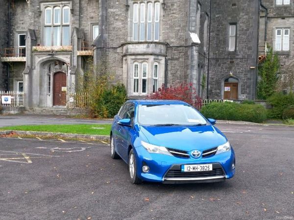 Toyota Auris Hatchback, Petrol Hybrid, 2012, Blue