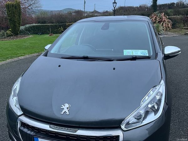 Peugeot 208 Hatchback, Petrol, 2015, Grey