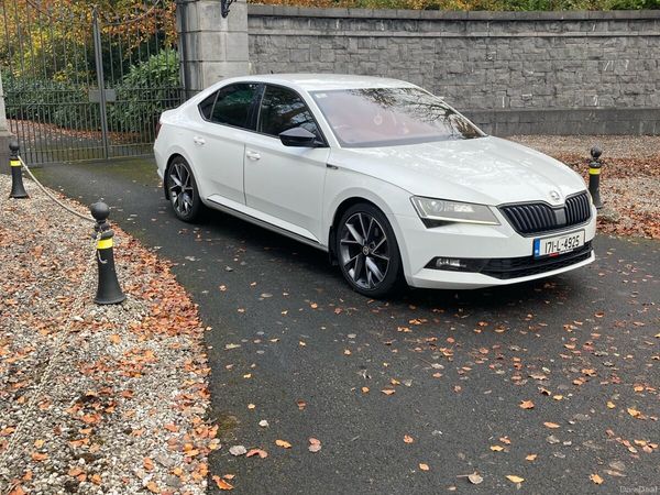 Skoda Superb Hatchback, Diesel, 2017, White