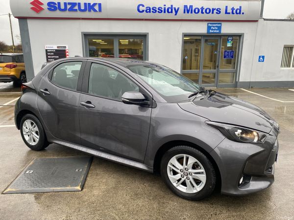 Toyota Yaris Hatchback, Petrol Hybrid, 2024, Grey