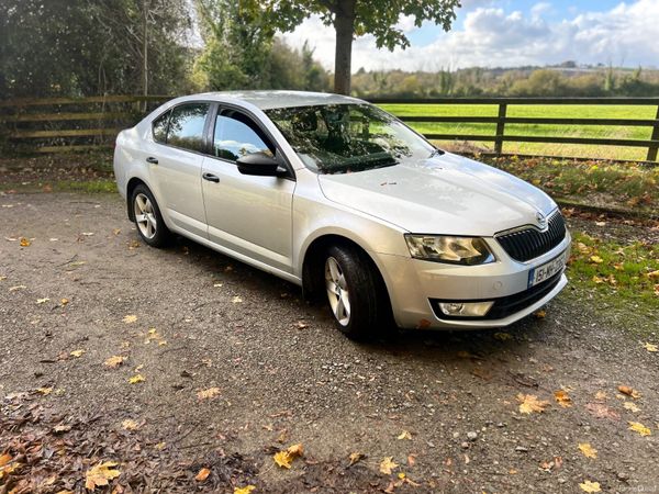 Skoda Octavia Saloon, Diesel, 2015, Silver