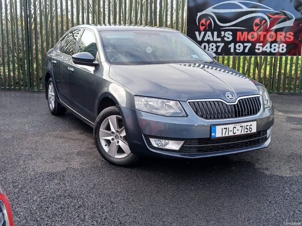 Skoda Octavia Saloon, Diesel, 2017, Grey