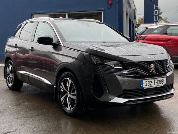 Peugeot 3008 MPV, Petrol, 2023, Grey