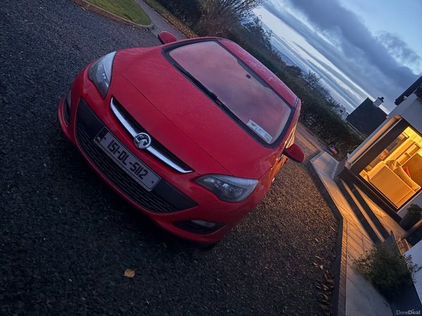 Vauxhall Astra Hatchback, Petrol, 2015, Red