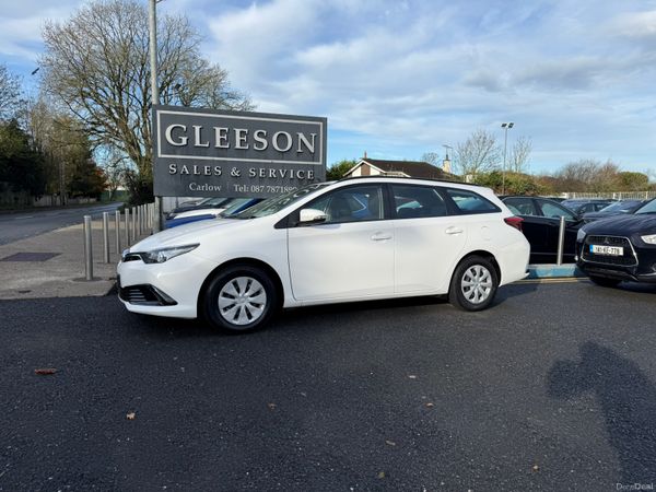 Toyota Auris Estate, Diesel, 2016, White