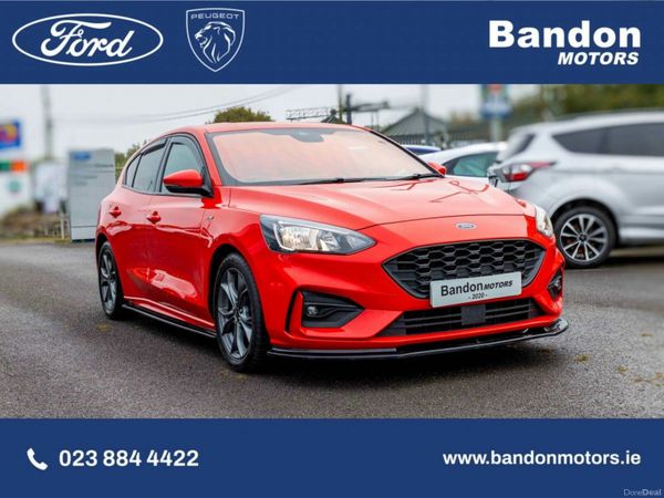 Ford Focus Hatchback, Petrol, 2020, Red