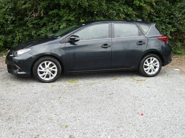 Toyota Auris Hatchback, Diesel, 2016, Grey