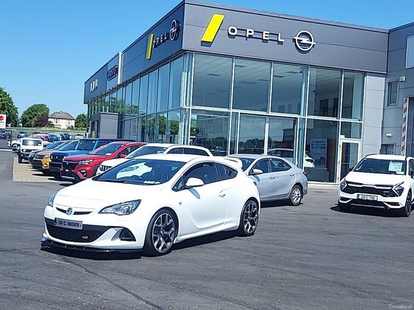 Vauxhall Astra Hatchback, Petrol, 2015, White