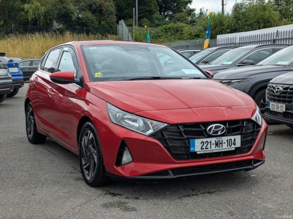 Hyundai i20 Hatchback, Petrol, 2022, Red