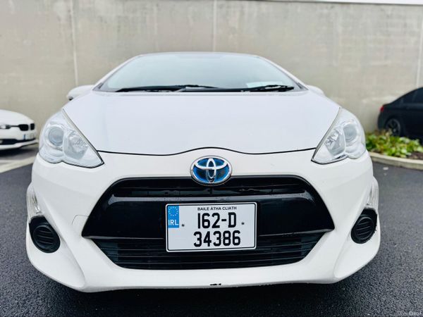 Toyota Aqua Hatchback, Petrol Hybrid, 2016, White