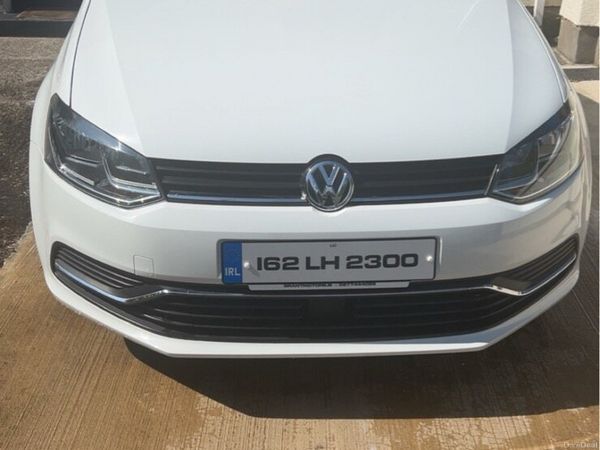 Volkswagen Polo Hatchback, Petrol, 2016, White