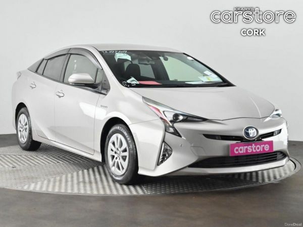 Toyota Prius Hatchback, Petrol Hybrid, 2017, Gold
