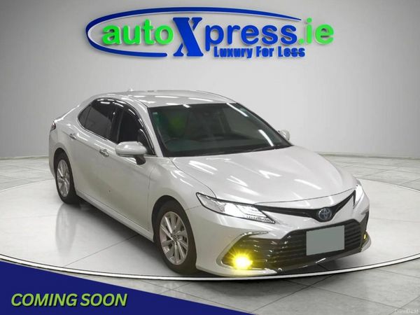 Toyota Camry Saloon, Petrol Hybrid, 2021, White