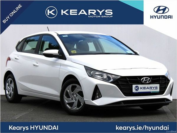 Hyundai i20 Hatchback, Petrol, 2023, White