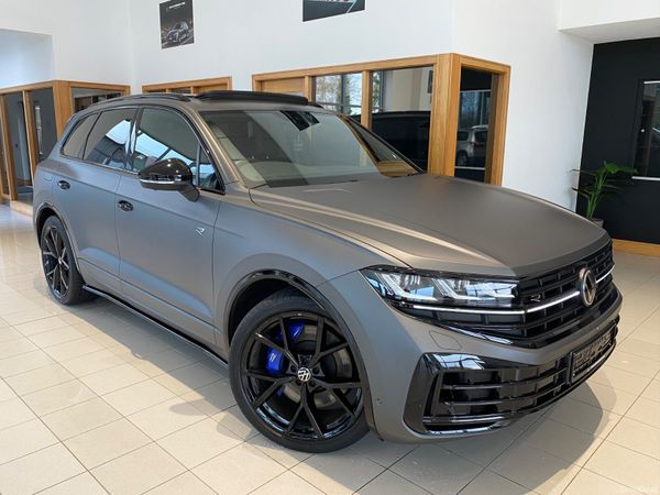 Volkswagen Touareg SUV, Petrol Plug-in Hybrid, 2024, Grey