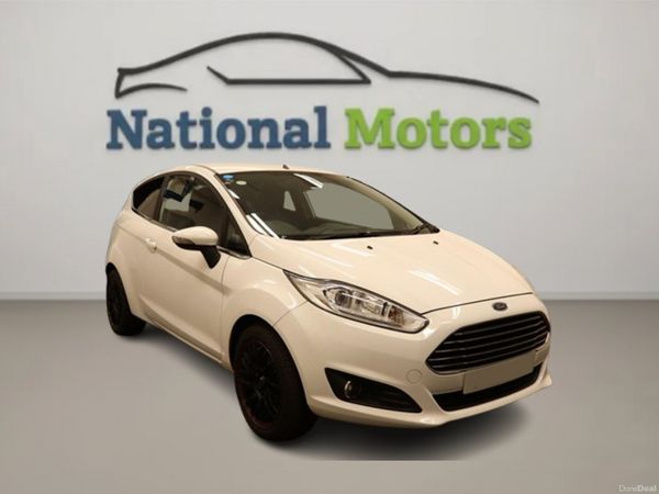Ford Fiesta Hatchback, Petrol, 2015, White