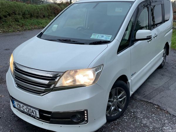 Nissan Serena MPV, Petrol Hybrid, 2013, White