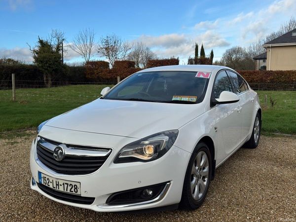 Vauxhall Insignia Hatchback, Petrol, 2015, White