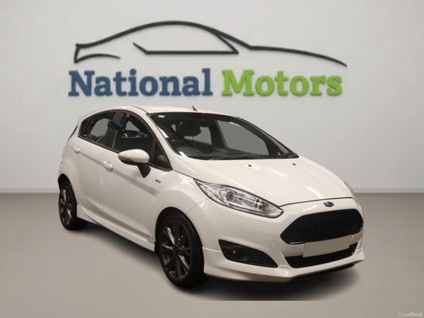 Ford Fiesta Hatchback, Petrol, 2017, White