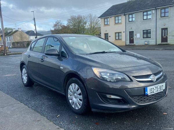 Vauxhall Astra Hatchback, Diesel, 2013, Grey
