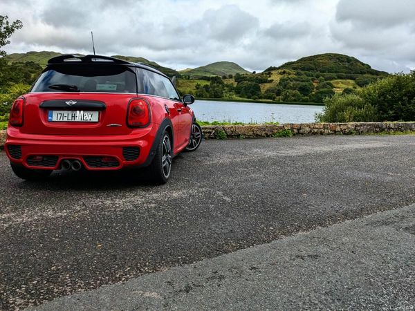 Mini Cooper Hatchback, Petrol, 2017, Red
