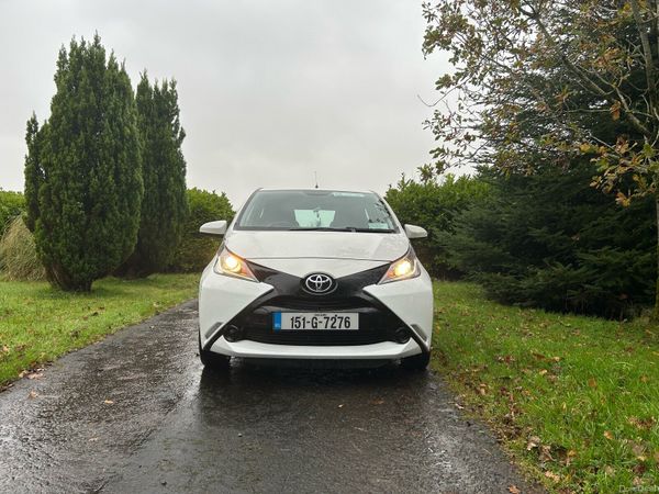 Toyota Aygo Hatchback, Petrol, 2015, White