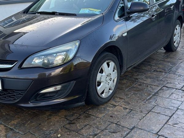 Opel Astra Hatchback, Diesel, 2015, Brown