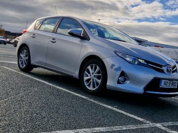 Toyota Auris Hatchback, Diesel, 2014, Silver