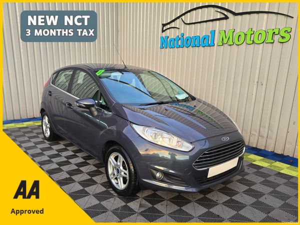 Ford Fiesta Hatchback, Petrol, 2014, Grey