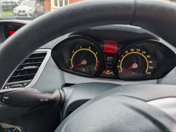 Ford Fiesta Hatchback, Petrol, 2009, Gold