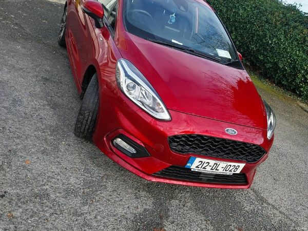 Ford Fiesta Hatchback, Petrol, 2021, Red