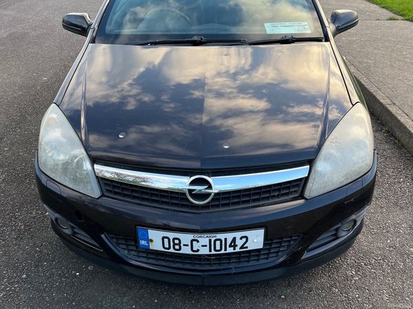 Opel Astra Hatchback, Petrol, 2008, Black