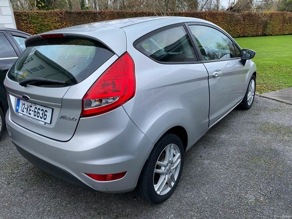 Ford Fiesta Hatchback, Petrol, 2012, Silver