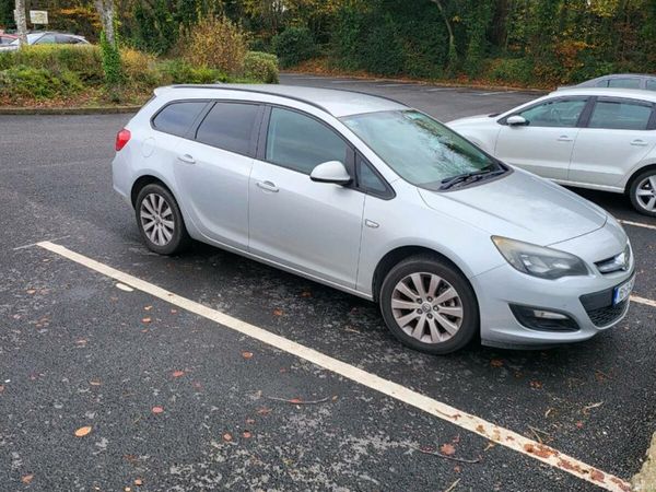 Vauxhall Astra Estate, Diesel, 2015, Silver