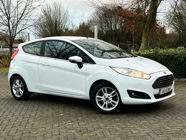 Ford Fiesta Hatchback, Petrol, 2014, White