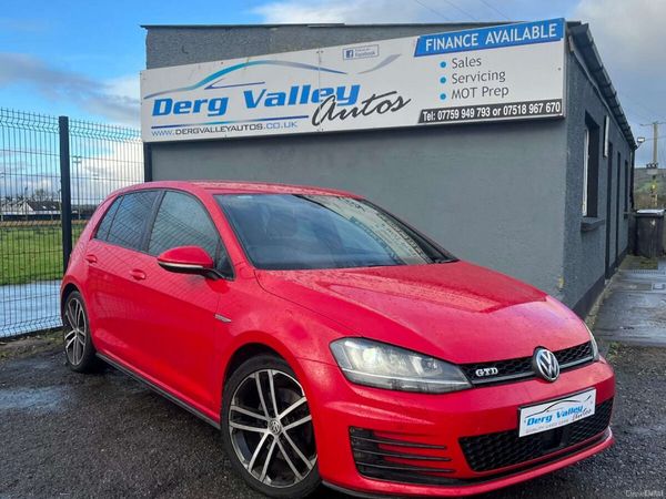 Volkswagen Golf Hatchback, Diesel, 2015, Red