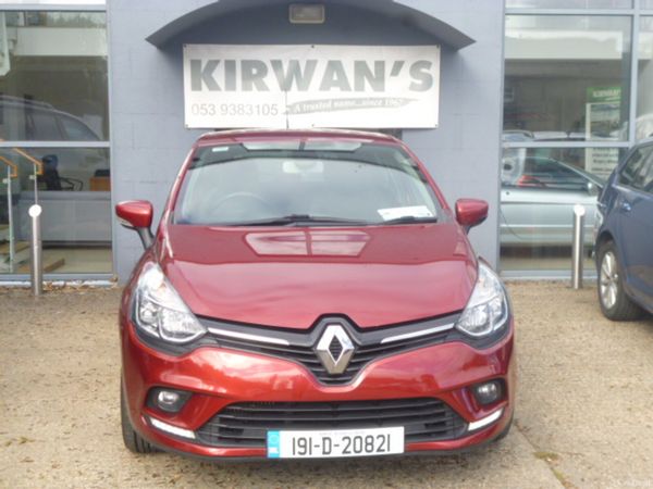 Renault Clio Hatchback, Petrol, 2019, Red