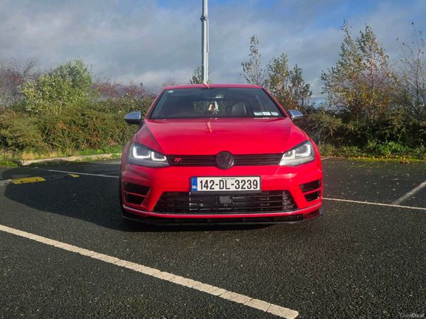 Volkswagen Golf Hatchback, Petrol, 2014, Red