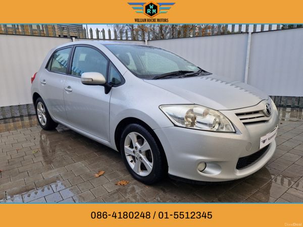Toyota Auris Hatchback, Petrol, 2010, Silver