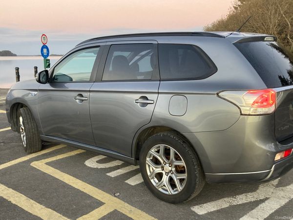 Mitsubishi Outlander SUV, Petrol Plug-in Hybrid, 2015, Grey