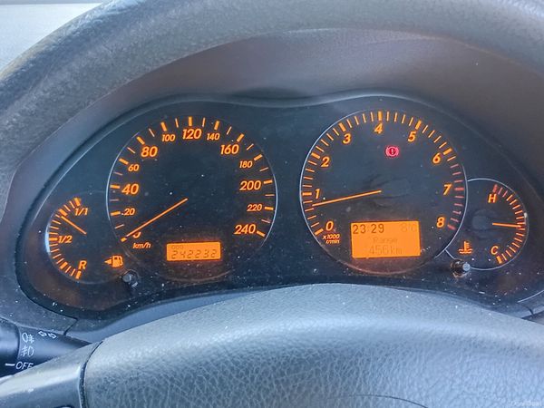 Toyota Avensis Saloon, Petrol, 2008, Red