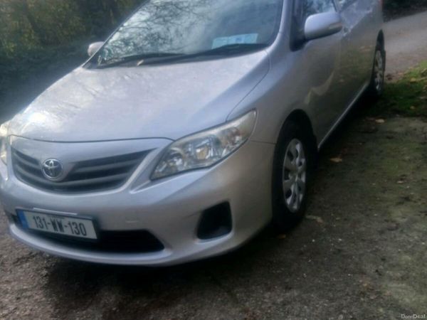 Toyota Corolla Saloon, Diesel, 2013, Silver