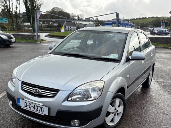Kia Rio Saloon, Petrol, 2010, Silver