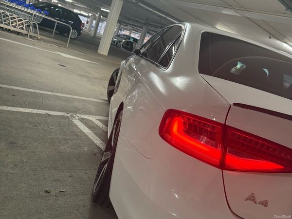 Audi A4 Saloon, Diesel, 2013, White