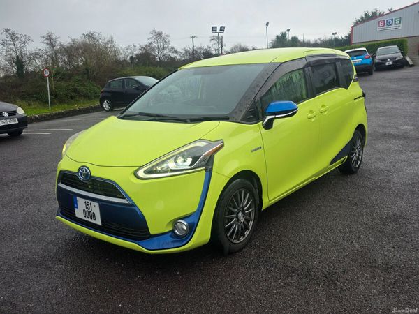 Toyota Sienta MPV, Petrol Hybrid, 2015, Yellow