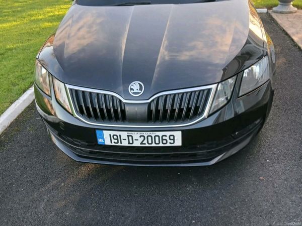 Skoda Octavia Saloon, Petrol, 2019, Black