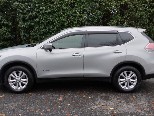 Nissan X-Trail SUV, Petrol Hybrid, 2016, Silver