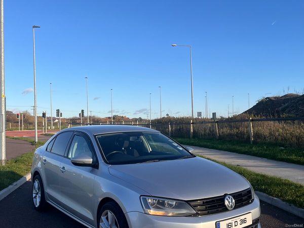 Volkswagen Jetta Saloon, Petrol, 2016, Silver
