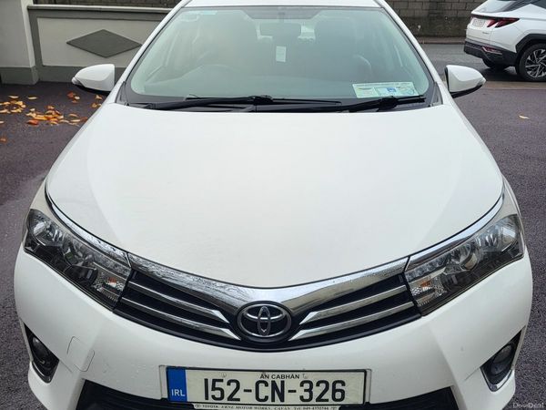 Toyota Corolla Saloon, Diesel, 2015, White